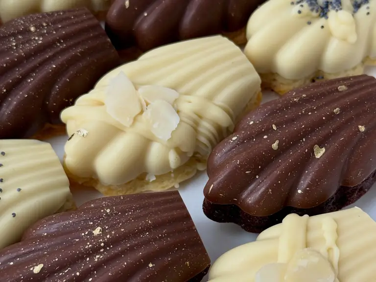 Мадлен Normatisse Bakery